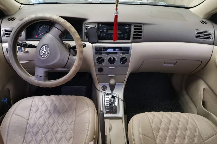 Used Toyota Corolla EX 2011 1.6L Automatic Classic Edition Center Console