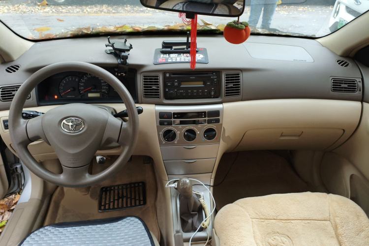 Used Toyota Corolla EX 2011 1.6L Manual Luxury Edition Center Console