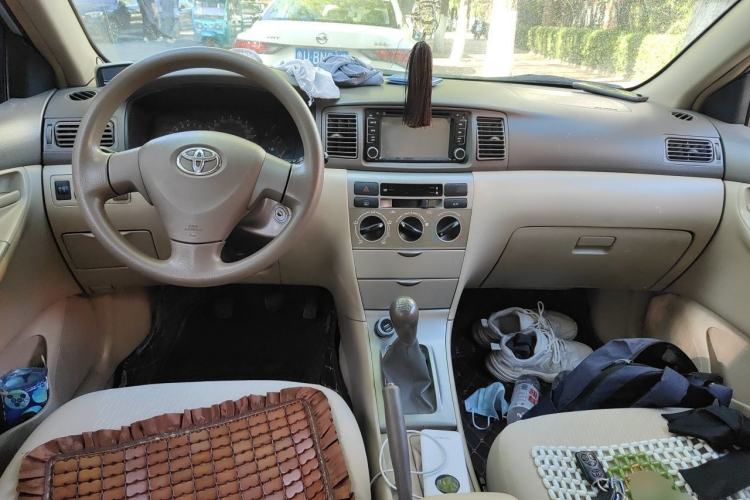Used Toyota Corolla EX 2011 1.6L Manual Classic Edition Center Console