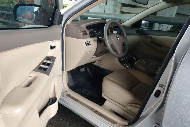 Used Toyota Corolla EX 2011 1.6L Automatic Luxury Edition Driver Seat