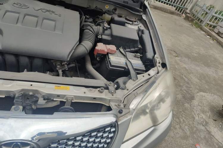 Used Toyota Corolla EX 2011 1.6L Automatic Luxury Edition Engine Bay Left