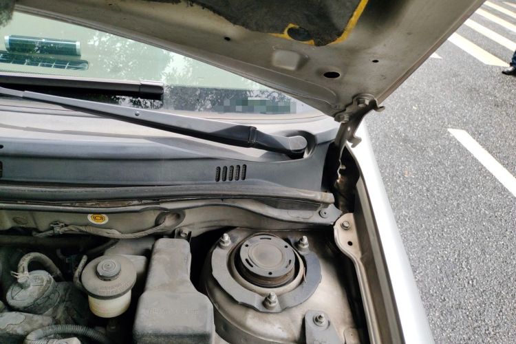 Used Toyota Corolla EX 2011 1.6L Automatic Classic Edition Engine Bay Left