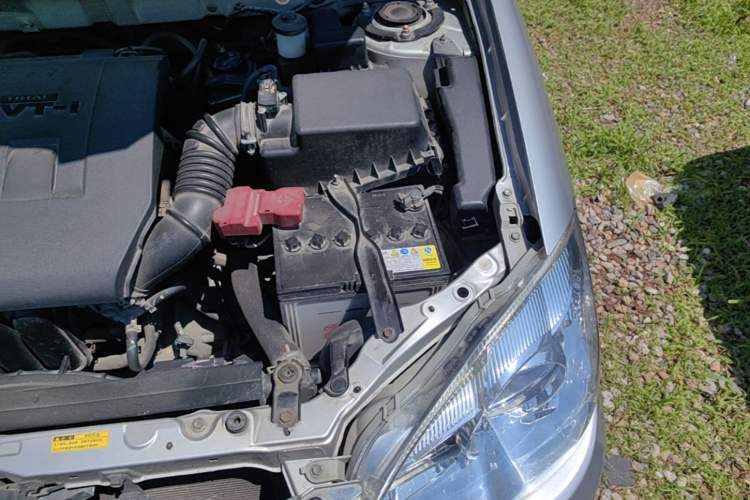 Used Toyota Corolla EX 2011 1.6L Automatic Classic Edition Engine Bay Left