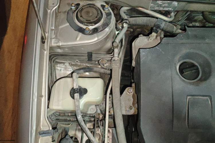 Used Toyota Corolla EX 2011 1.6L Automatic Luxury Edition Engine Bay Right