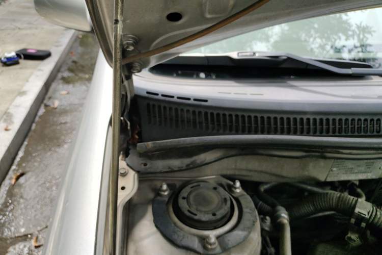 Used Toyota Corolla EX 2011 1.6L Automatic Classic Edition Engine Bay Right