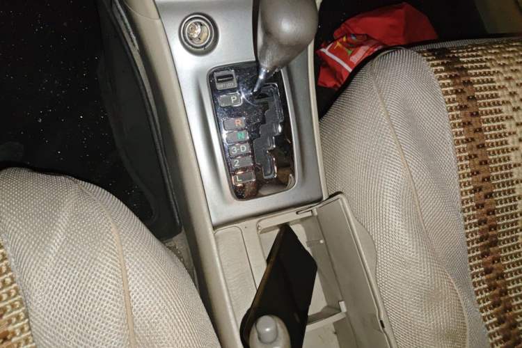 Used Toyota Corolla EX 2011 1.6L Automatic Luxury Edition Gear Lever
