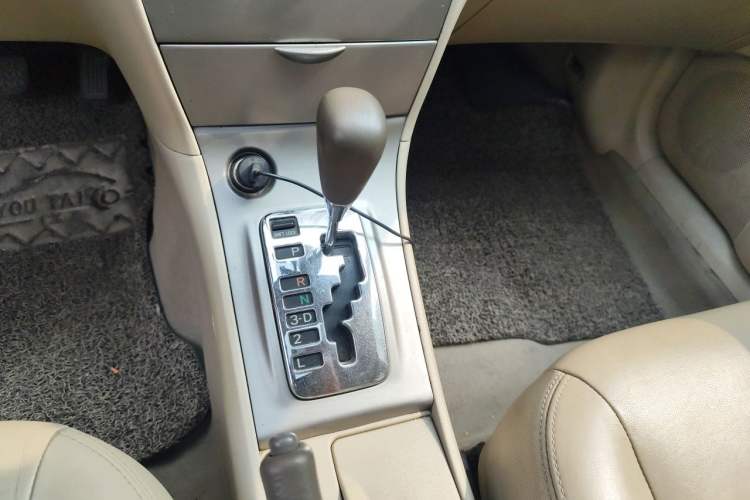 Used Toyota Corolla EX 2011 1.6L Automatic Luxury Edition Gear Lever