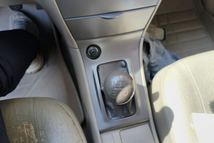Used Toyota Corolla EX 2011 1.6L Manual Classic Edition Gear Lever