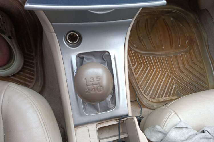 Used Toyota Corolla EX 2011 1.6L Manual Luxury Edition Gear Lever
