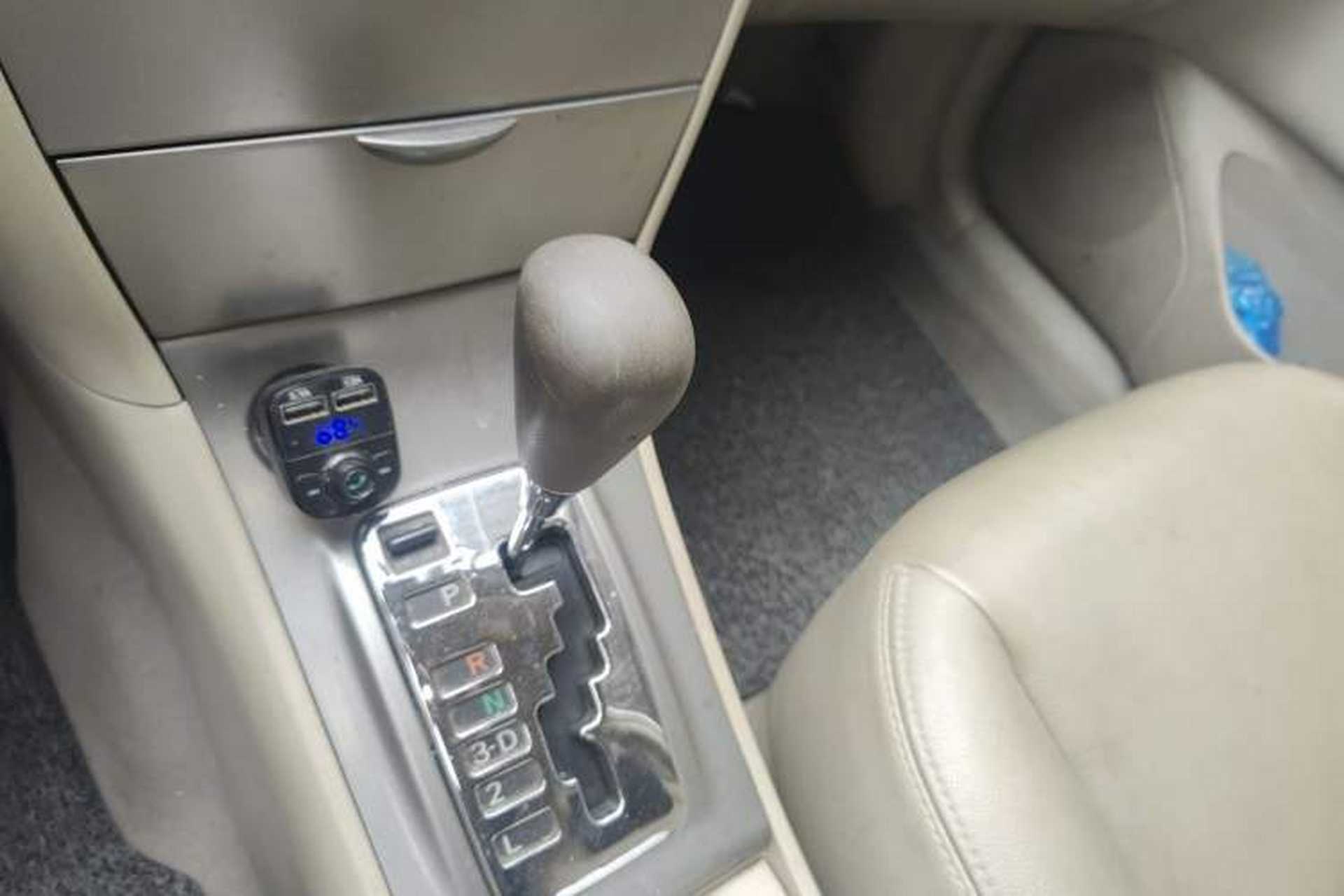 Used Toyota Corolla EX 2011 1.6L Automatic Luxury Edition Gear Lever
