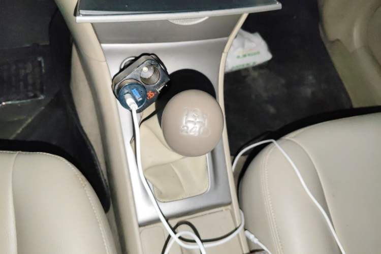 Used Toyota Corolla EX 2011 1.6L Manual Classic Edition Gear Lever