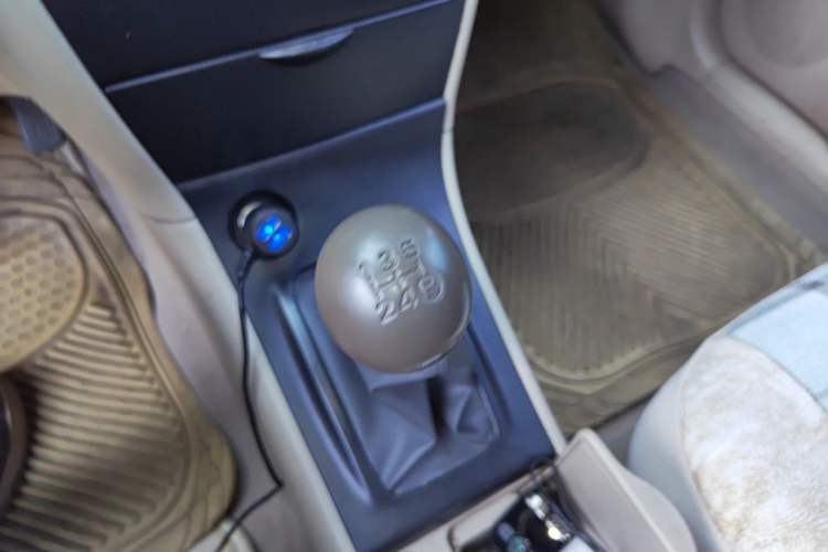 Used Toyota Corolla EX 2011 1.6L Manual Classic Edition Gear Lever