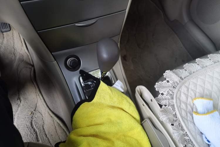 Used Toyota Corolla EX 2011 1.6L Automatic Luxury Edition Gear Lever