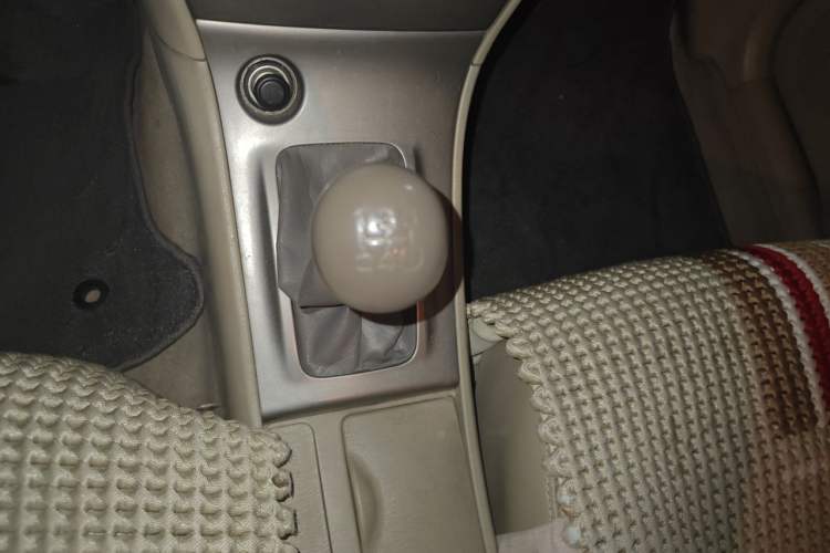Used Toyota Corolla EX 2011 1.6L Manual Classic Edition Gear Lever