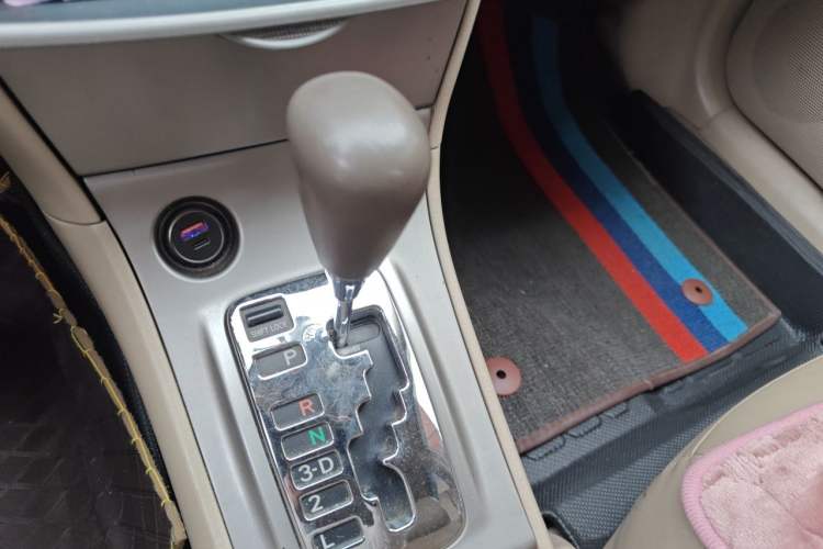 Used Toyota Corolla EX 2011 1.6L Automatic Luxury Edition Gear Lever