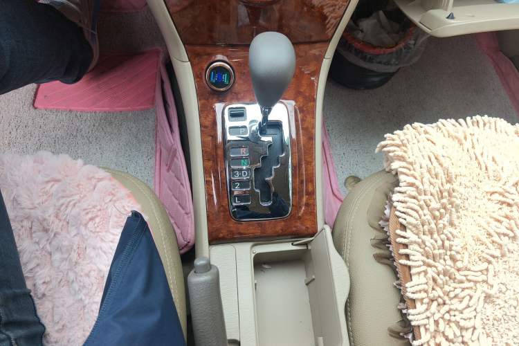 Used Toyota Corolla EX 2011 1.6L Automatic Classic Edition Gear Lever