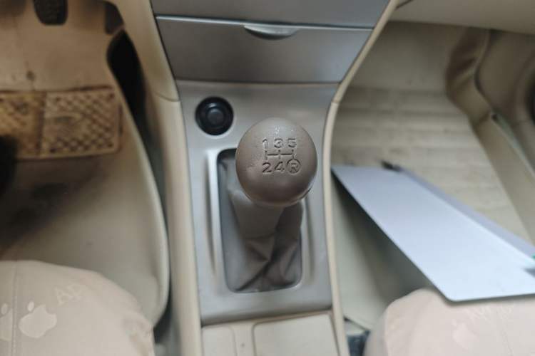 Used Toyota Corolla EX 2011 1.6L Manual Classic Edition Gear Lever