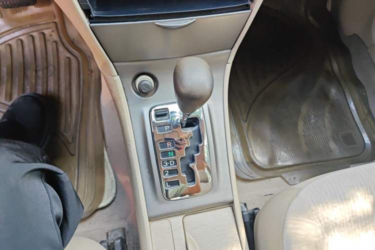 Used Toyota Corolla EX 2011 1.6L Automatic Classic Edition Gear Lever