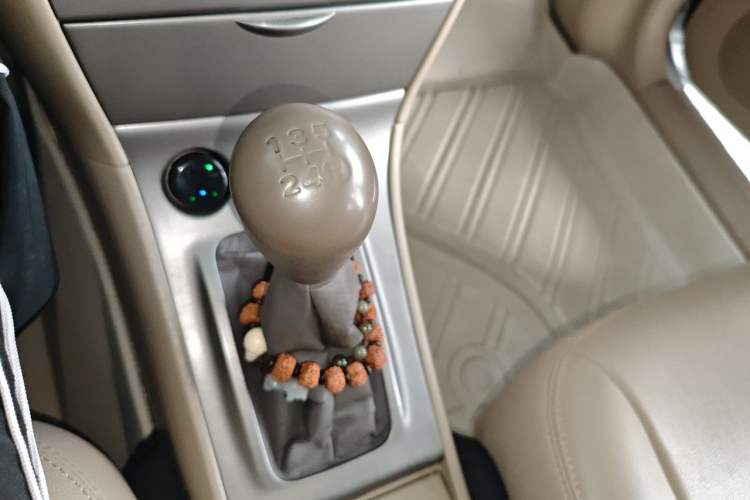 Used Toyota Corolla EX 2011 1.6L Manual Classic Edition Gear Lever