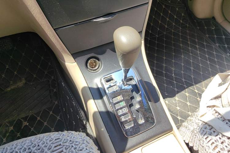 Used Toyota Corolla EX 2011 1.6L Automatic Classic Edition Gear Lever