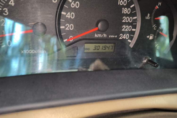 Used Toyota Corolla EX 2011 1.6L Manual Classic Edition Odometer Close Up
