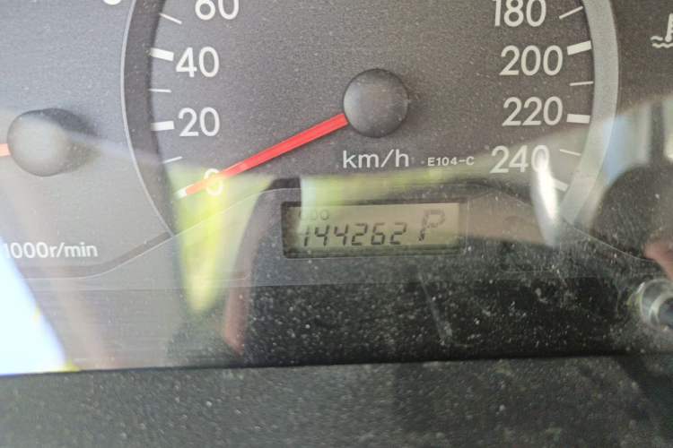 Used Toyota Corolla EX 2011 1.6L Automatic Luxury Edition Odometer Close Up