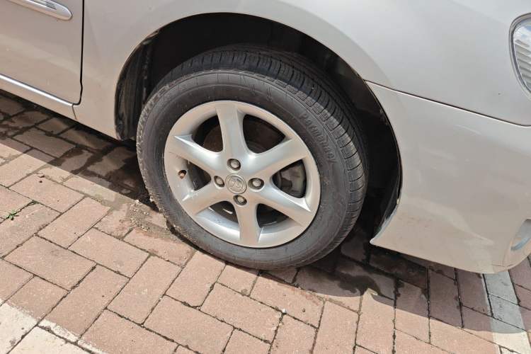 Used Toyota Corolla EX 2011 1.6L Manual Luxury Edition Right Front Wheel Hub