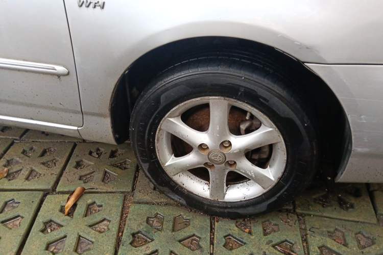 Used Toyota Corolla EX 2011 1.6L Automatic Classic Edition Right Front Wheel Hub