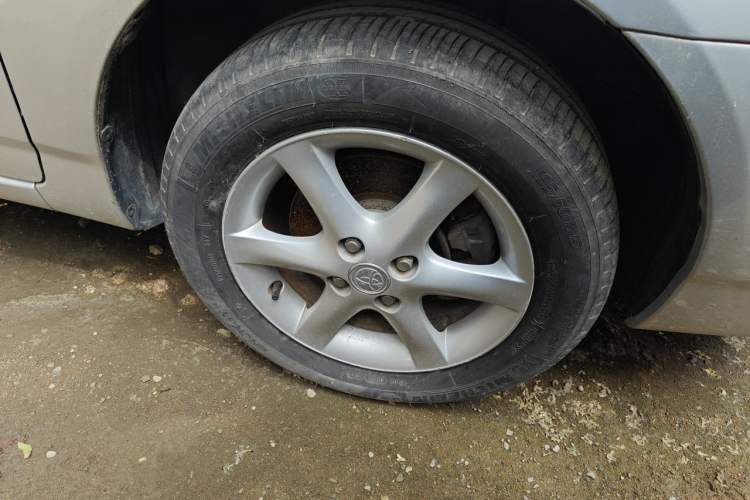 Used Toyota Corolla EX 2011 1.6L Automatic Luxury Edition Right Front Wheel Hub