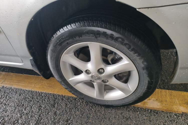 Used Toyota Corolla EX 2011 1.6L Automatic Luxury Edition Right Front Wheel Hub
