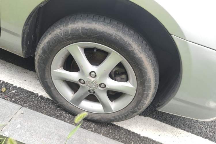 Used Toyota Corolla EX 2011 1.6L Automatic Luxury Edition Right Front Wheel Hub