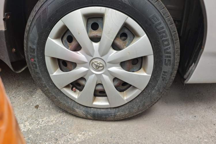 Used Toyota Corolla EX 2011 1.6L Automatic Classic Edition Right Front Wheel Hub