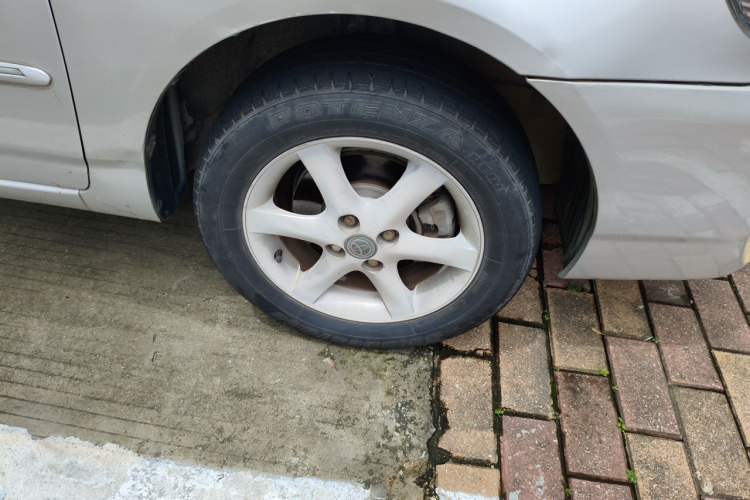 Used Toyota Corolla EX 2011 1.6L Automatic Classic Edition Right Front Wheel Hub