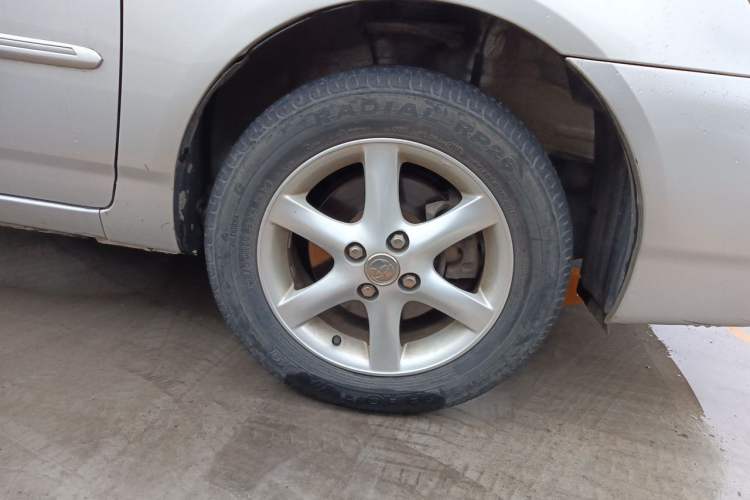Used Toyota Corolla EX 2011 1.6L Manual Luxury Edition Right Front Wheel Hub