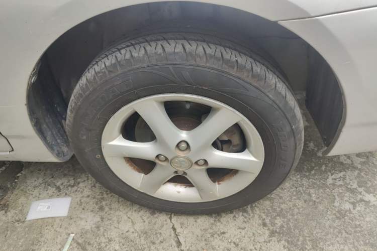 Used Toyota Corolla EX 2011 1.6L Automatic Luxury Edition Right Front Wheel Hub