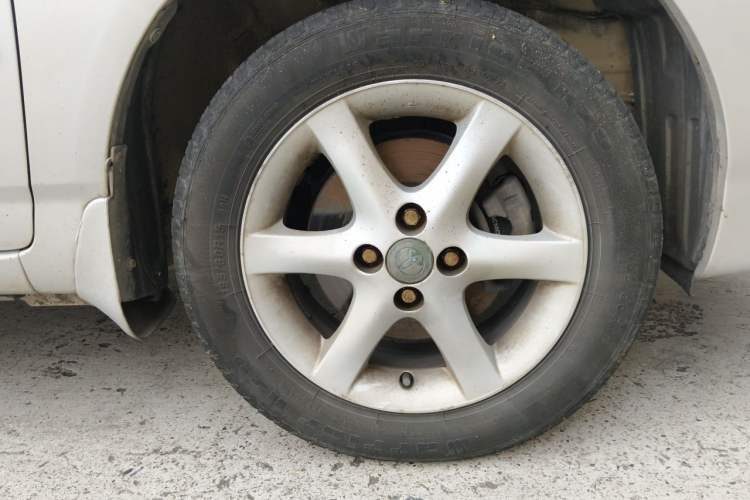 Used Toyota Corolla EX 2011 1.6L Automatic Classic Edition Right Front Wheel Hub
