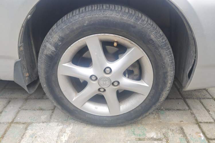 Used Toyota Corolla EX 2011 1.6L Automatic Luxury Edition Right Front Wheel Hub
