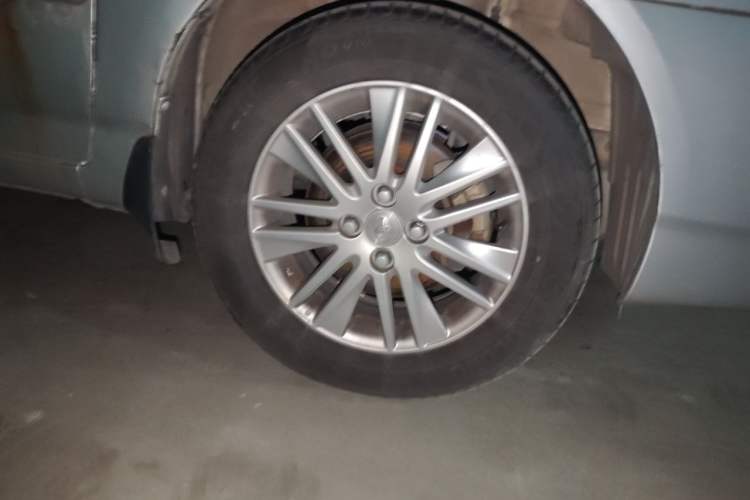 Used Toyota Corolla EX 2011 1.6L Manual Luxury Edition Right Front Wheel Hub