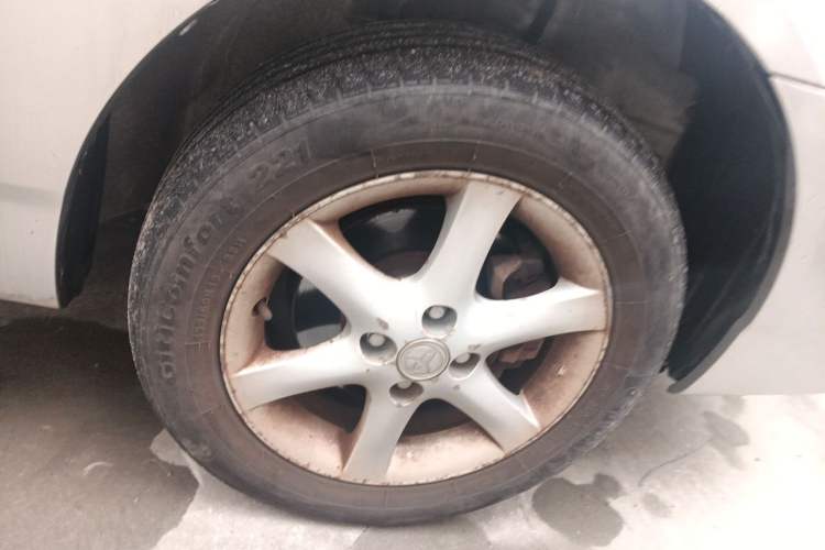 Used Toyota Corolla EX 2011 1.6L Manual Special Offer Version Right Front Wheel Hub