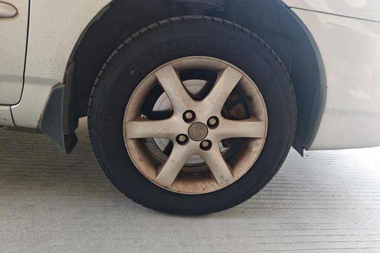 Used Toyota Corolla EX 2011 1.6L Automatic Classic Edition Right Front Wheel Hub