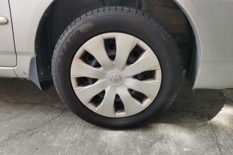 Used Toyota Corolla EX 2011 1.6L Automatic Classic Edition Right Front Wheel Hub