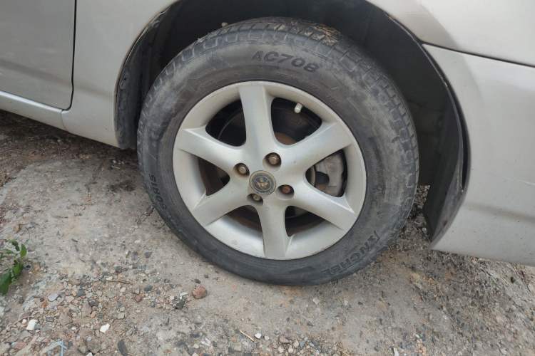 Used Toyota Corolla EX 2011 1.6L Automatic Classic Edition Right Front Wheel Hub