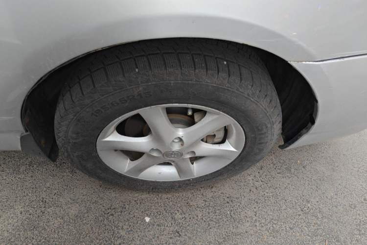 Used Toyota Corolla EX 2011 1.6L Automatic Luxury Edition Right Front Wheel Hub