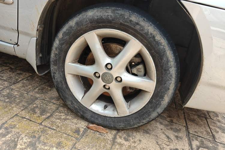 Used Toyota Corolla EX 2011 1.6L Automatic Classic Edition Right Front Wheel Hub