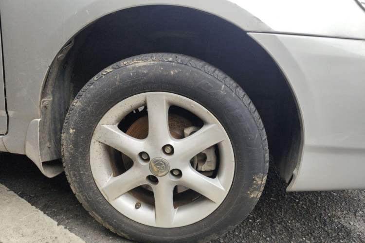 Used Toyota Corolla EX 2011 1.6L Automatic Classic Edition Right Front Wheel Hub