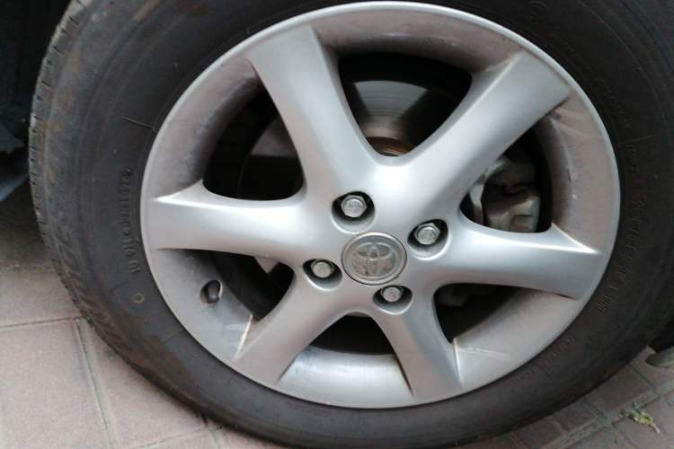 Used Toyota Corolla EX 2011 1.6L Manual Luxury Edition Right Front Wheel Hub