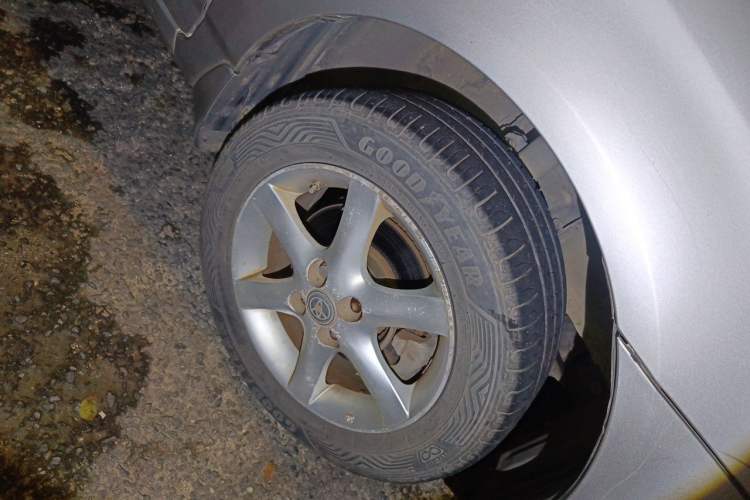 Used Toyota Corolla EX 2011 1.6L Automatic Classic Edition Right Front Wheel Hub