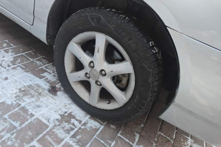 Used Toyota Corolla EX 2011 1.6L Automatic Luxury Edition Right Front Wheel Hub
