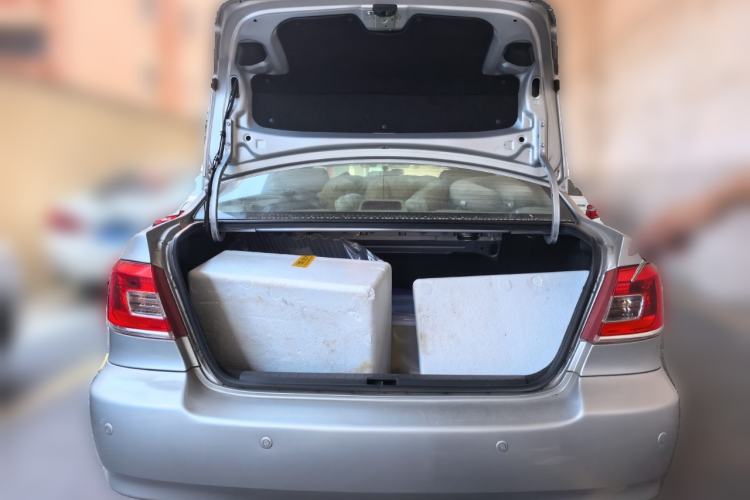 Used Toyota Corolla EX 2011 1.6L Automatic Luxury Edition Trunk