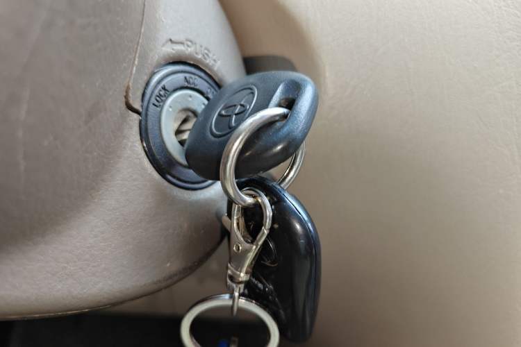 Used Toyota Corolla EX 2011 1.6L Manual Luxury Edition Vehicle Key